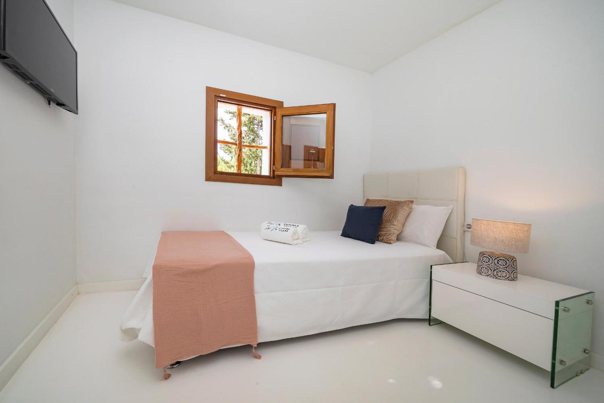 Villa Near Ibiza Town Sleeps 11 To 13 Guests Can Furnet Ngoại thất bức ảnh