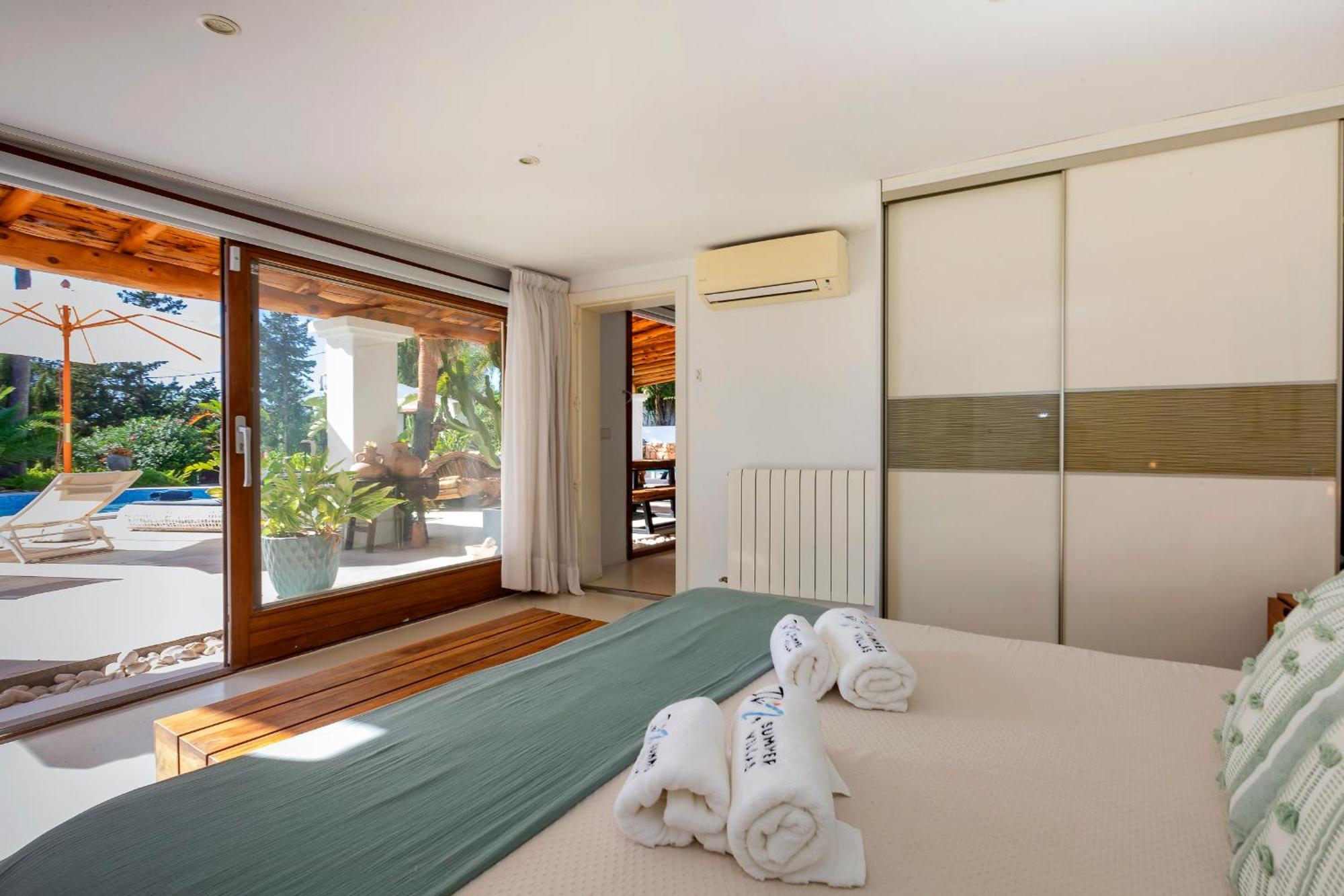 Villa Near Ibiza Town Sleeps 11 To 13 Guests Can Furnet Ngoại thất bức ảnh