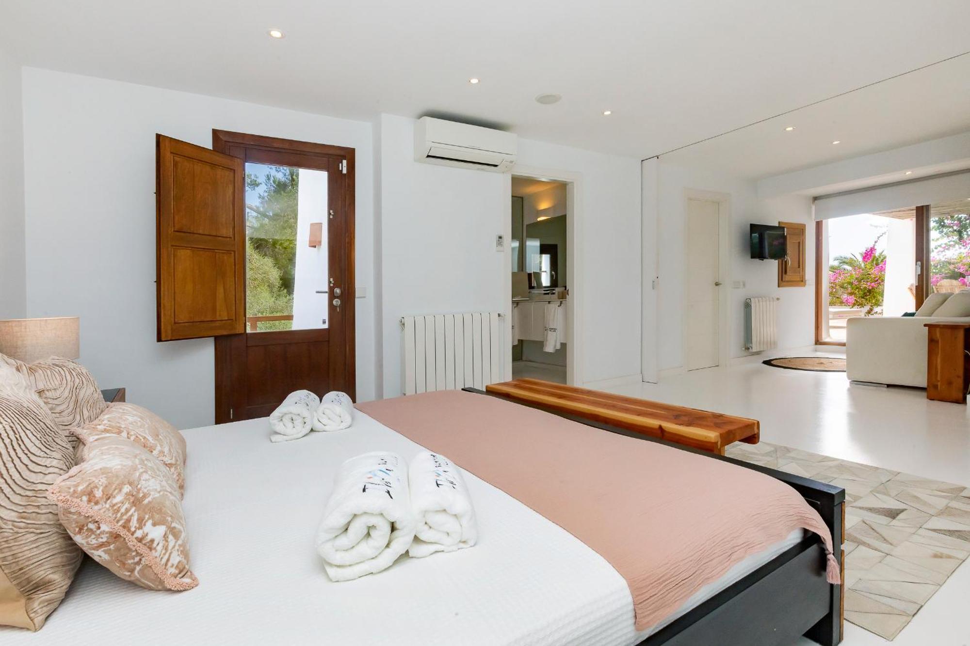 Villa Near Ibiza Town Sleeps 11 To 13 Guests Can Furnet Ngoại thất bức ảnh